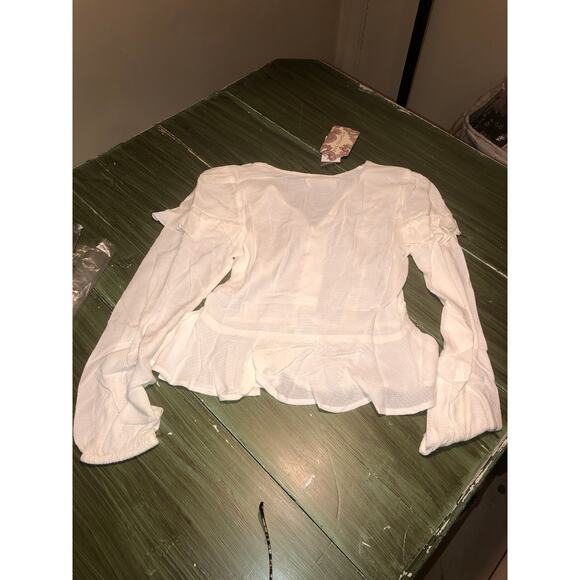 Band of Gypsies BOG Collective NWT White Long Sleeve Blouse Sheer Flare VNeck XS - Picture 7 of 9